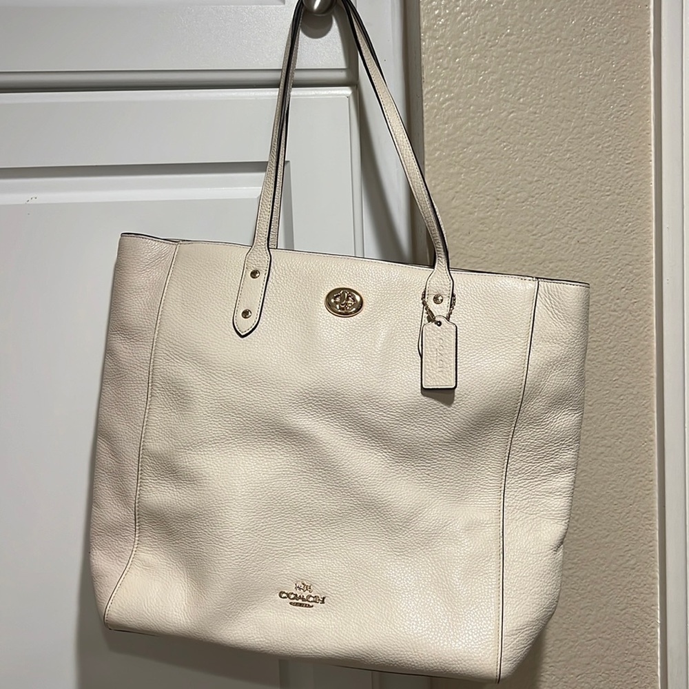 COACH bag! Brand new! Great condition!